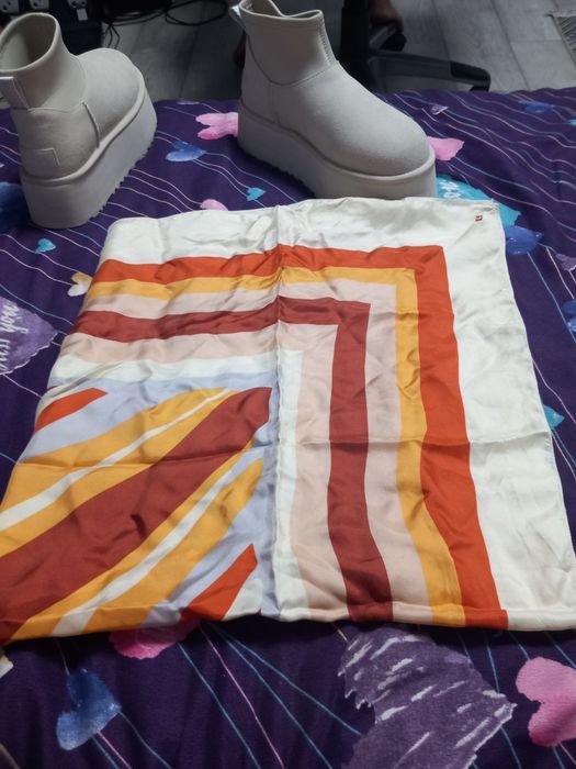 Ghete UGG +eșarfă cadou