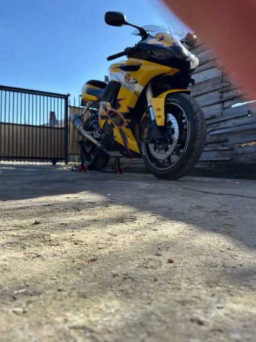 Yamaha YZF-R6 (2006) – Ediție Limitată Valentino Rossi
