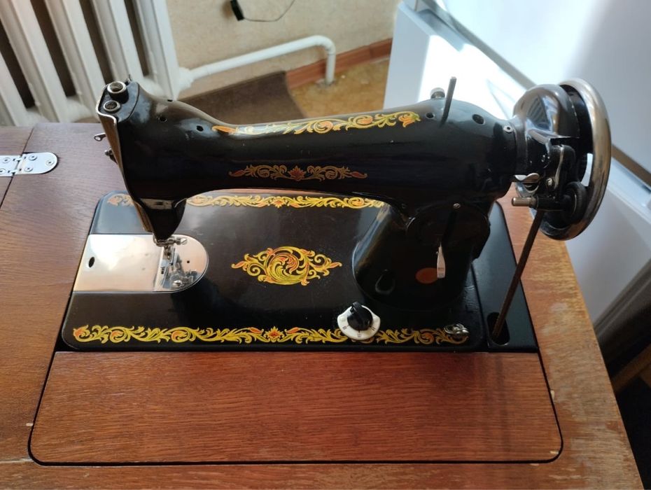 Швейная машинка б/у