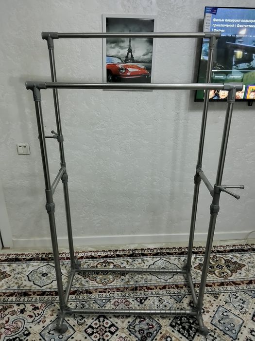 Напольная вешалка для одежды