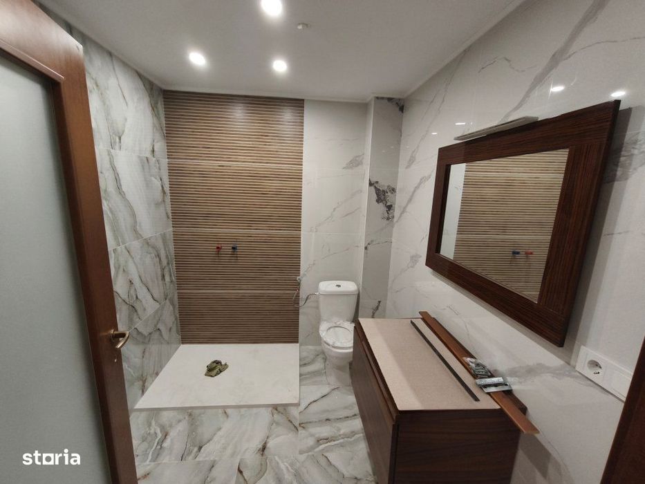 Apartament de vânzare 4 camere, Strada Victoriei, Baia Mare Complex re