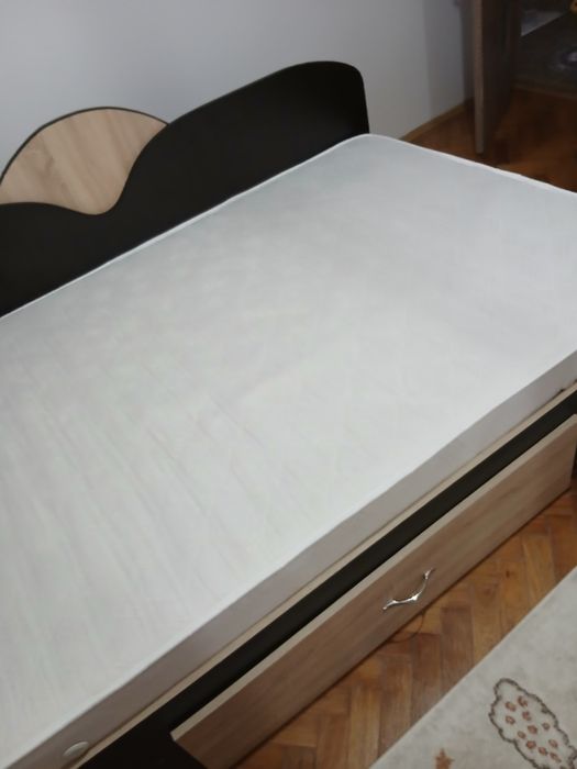 Pat de  vanzare  cu saltea (125×200)