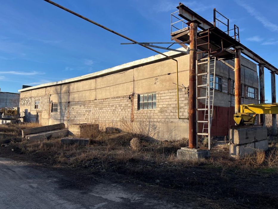 Производственный цех с территорией
