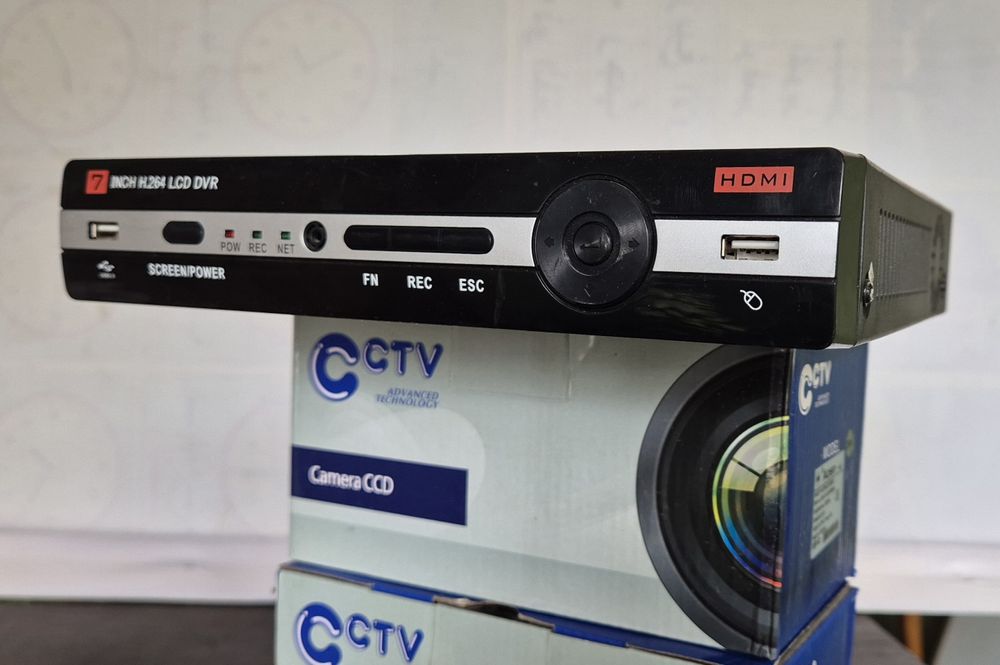 Комплект видеонаблюдения 7" H.264 DVR