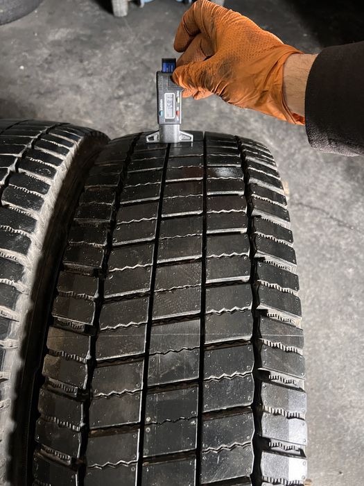 2 anvelope camion 265/70/17.5 , Continental , 15 mm !