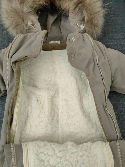 Продам комбинезон детский с мехом  до года