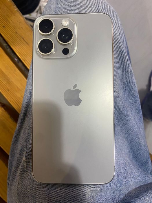 Продам айфон 15 Про Макс 256 гб