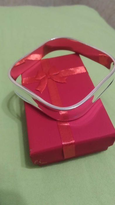 Нова, сребърна гривна. Различни модели. Цена 25/75 лв.В кутия.