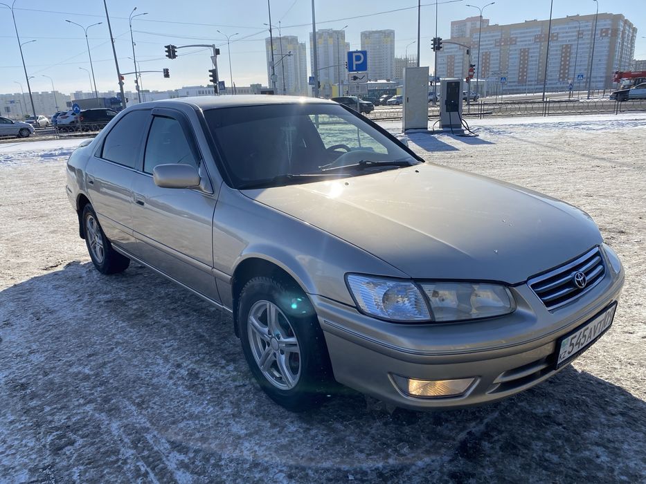 Тойота Камри 25