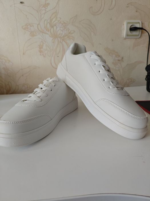 Кроссовки 44 размер