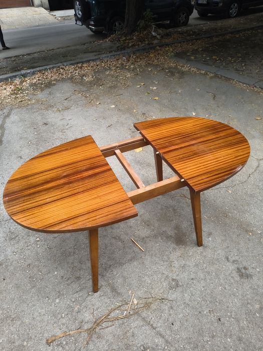 Трапезна маса - Разтегателна