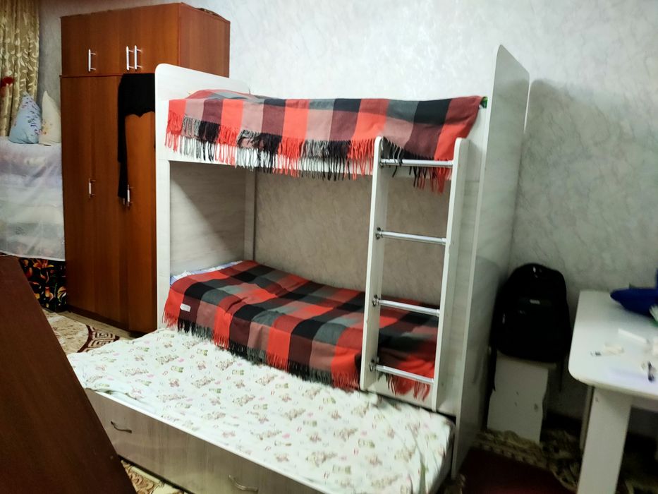 Продаётся трёх ярусная кровать