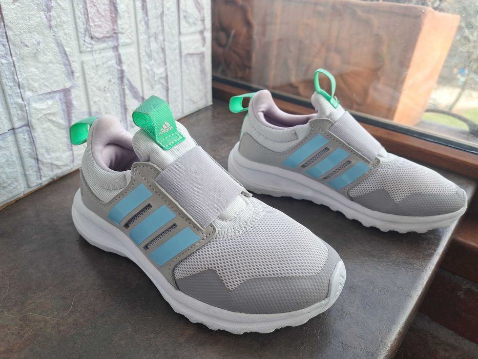 детски маратонки Adidas,кецове,спортни обувки,адидас,ном.30 за момче