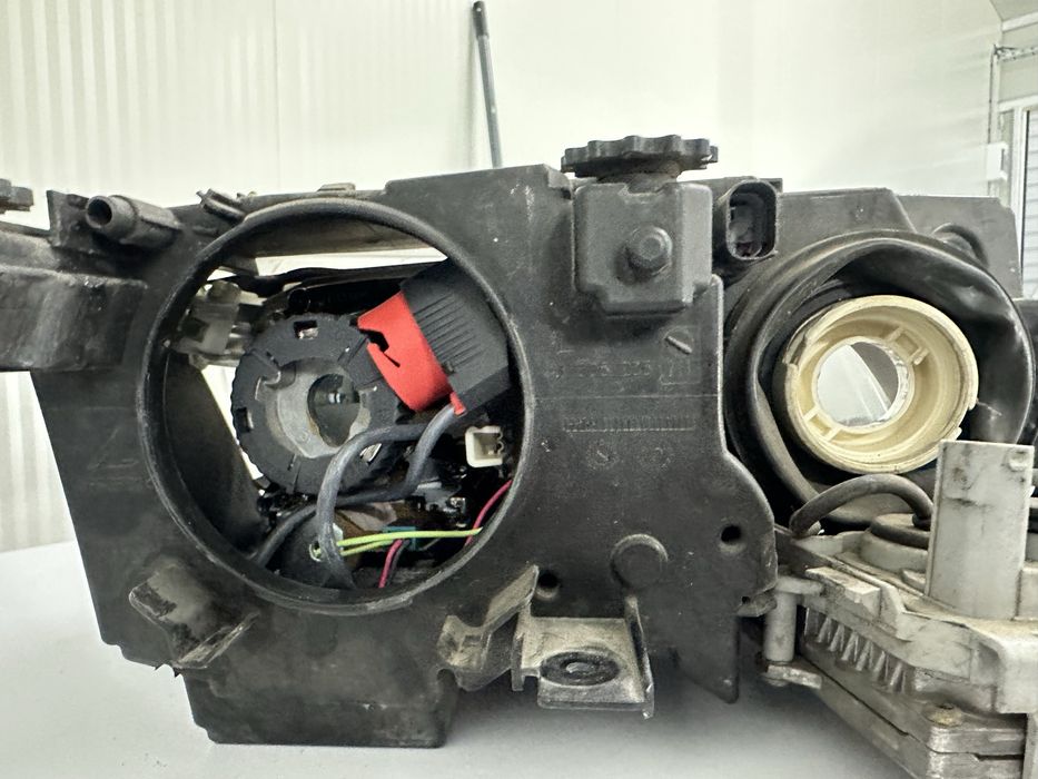 Ляв фар за BMW E46 Facelift (седан/комби)