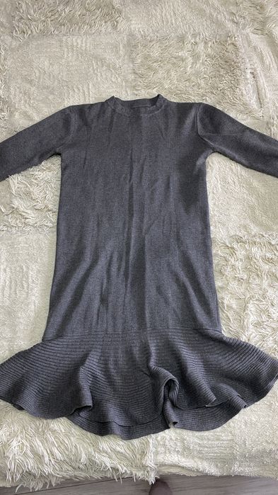 Платье до колени