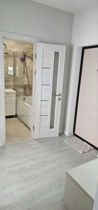 Дава се под наем Двустаен апартамент в София, Център - 56 кв.м за 408 € - Снимка #3