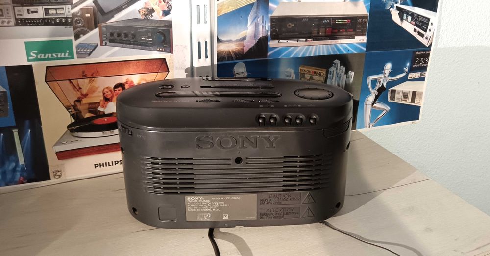 Radio cu ceas si caseta Sony ICF CS650 (Germania)
