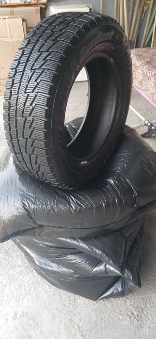 Продам зимнию резину липучку