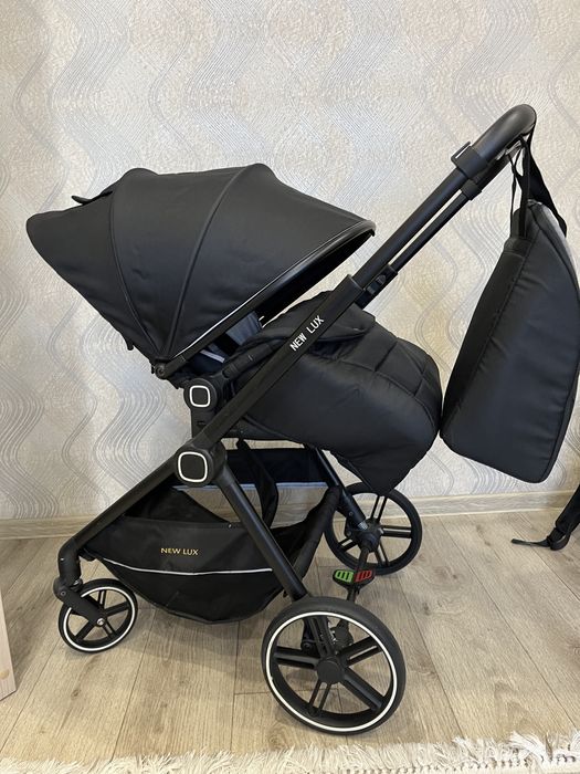 Коляска в отличном состояни