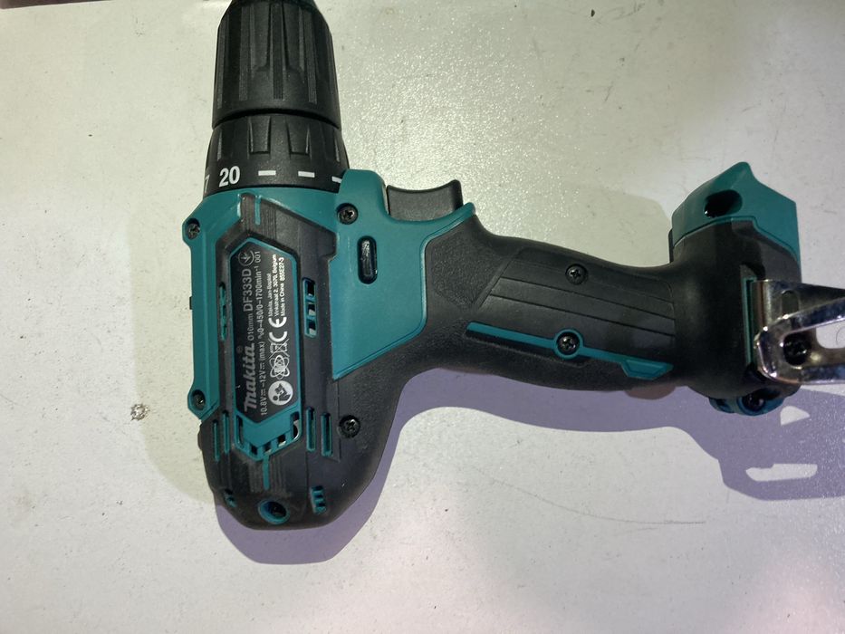 Autofiletanta MAKITA DF333DZ 10,8-12v Doar Corp Nou