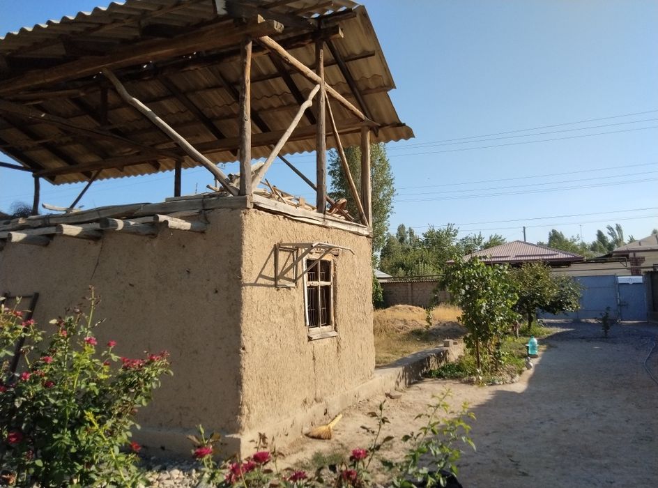 Срочно 18 сотокли уй сотилади иер хисобида