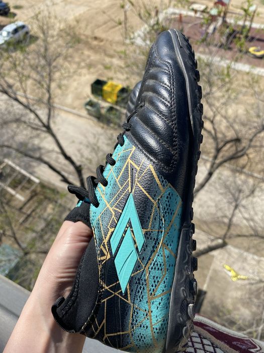 Бутцы Б/у 2000тенге