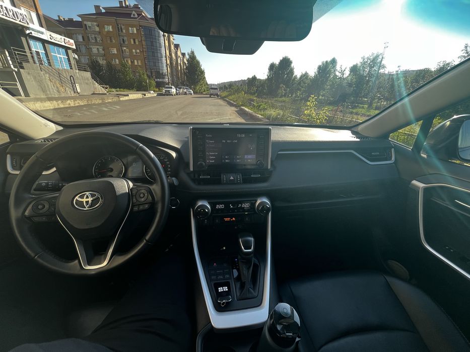 Toyota RAV4 2020,