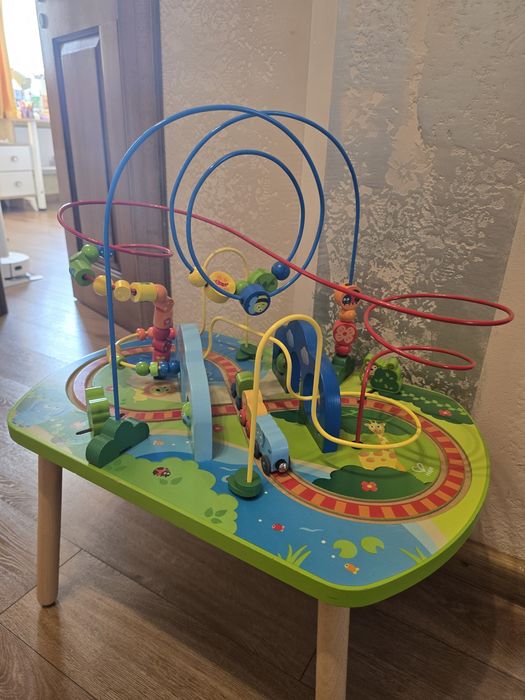 Дървена маса HAPE - като нова! Няма забележки!