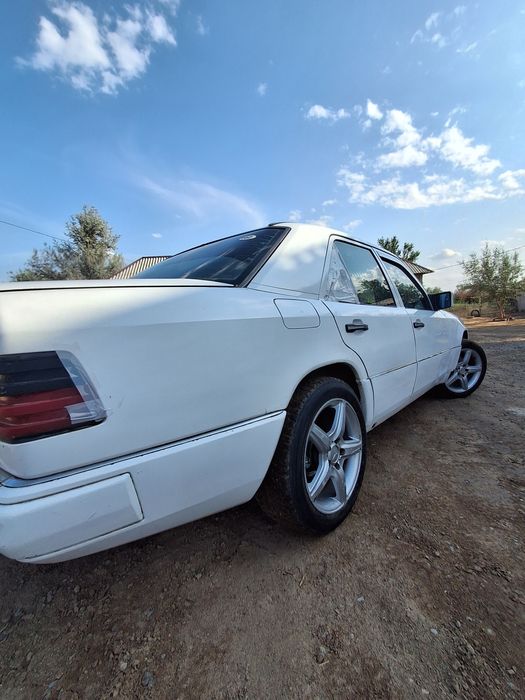 Продам Mercedes-Benz E200