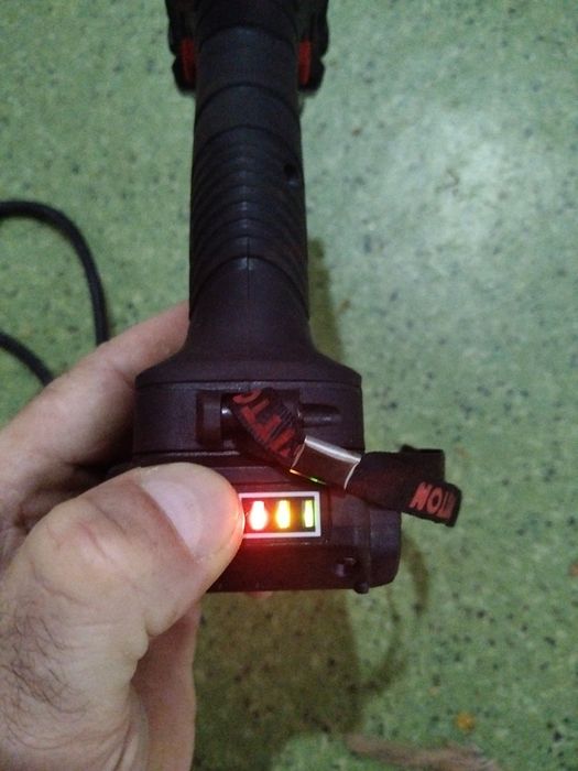 Продам новый шуруповёрт VITTON 1112