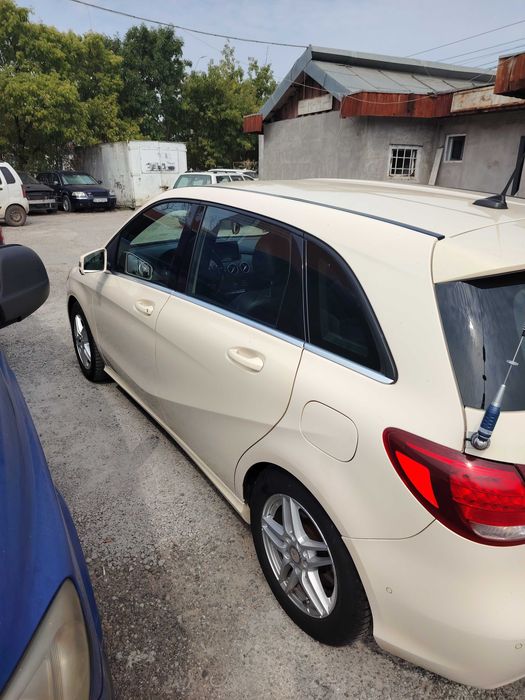 Mercedes Benz B180