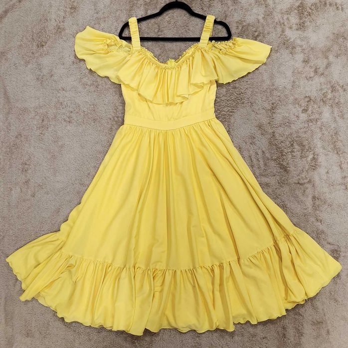 Rochie galbena cu volane