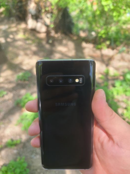 Продам Samsung S10