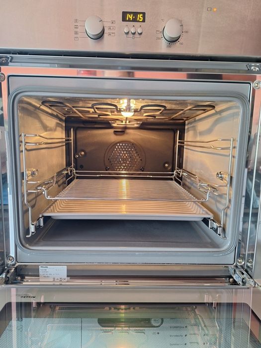 Фурна "Miele"H4215B-за вграждане