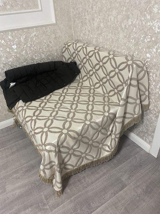 Продается диван в хорошем состоянии