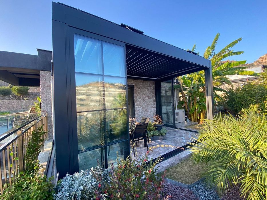 Пергола, биоклиматична пергола, стъклени тавани,гилотинно остъкляване