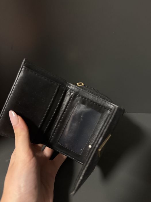 портмоне на guess