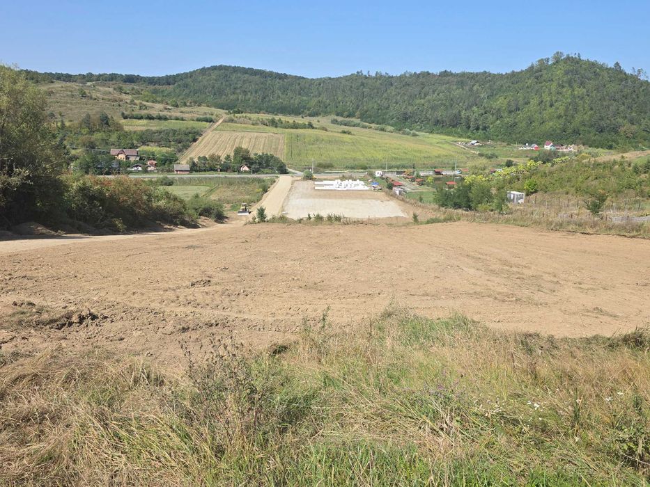 4 x 1000 mp Teren > Intravilane > PUZ, C.F, C.U. > Livezeni - Ivanesti
