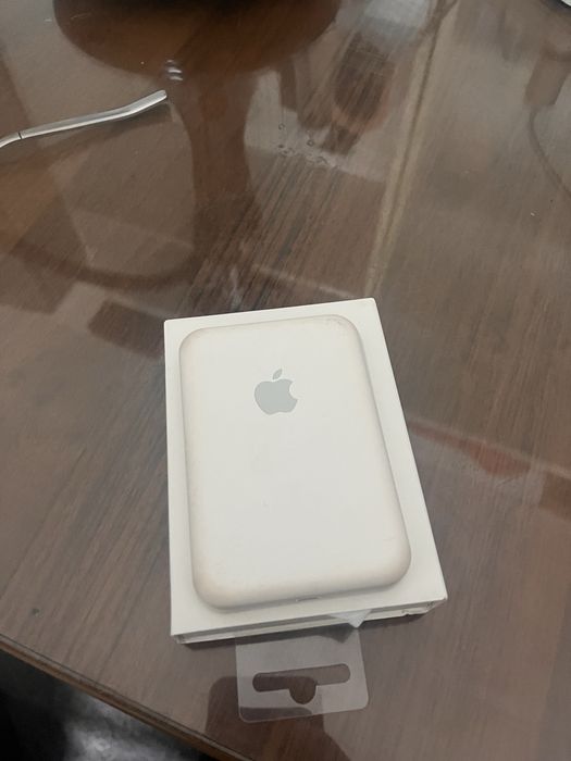 Магнитый повербанк айфон