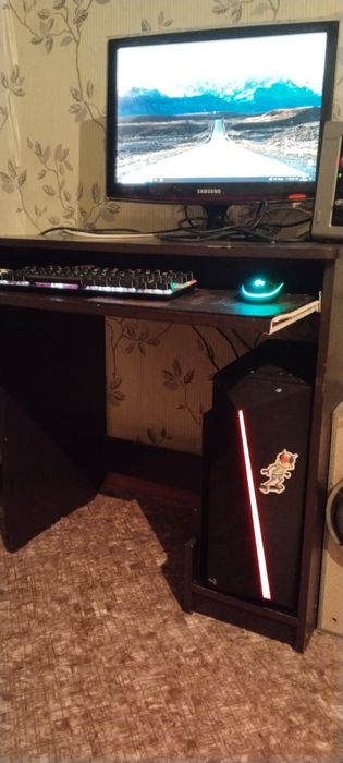 Продам компьютер со столом