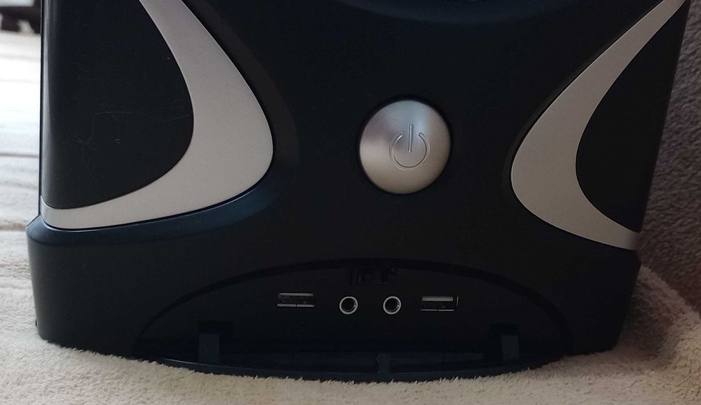 Carcasă PC Delux DLC-MF451 Midletower - NOUĂ / Nefolosită (fără sursă)