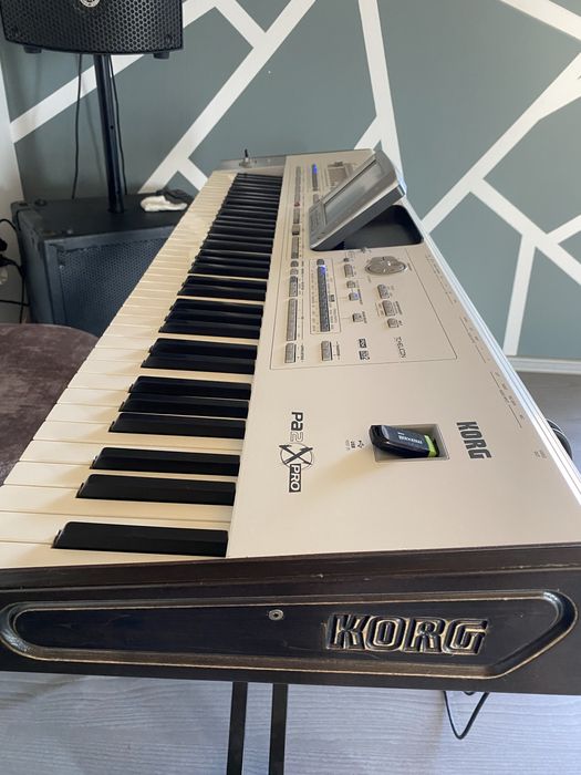 Se vinde Korg pa2xpro