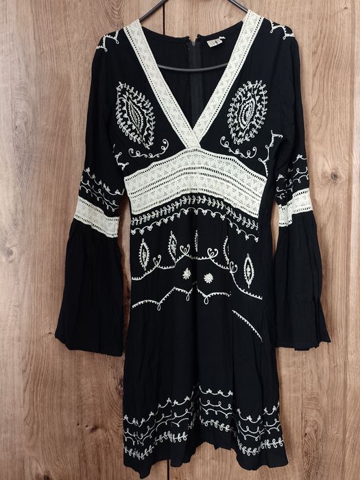 Rochie cu mâneci clopot