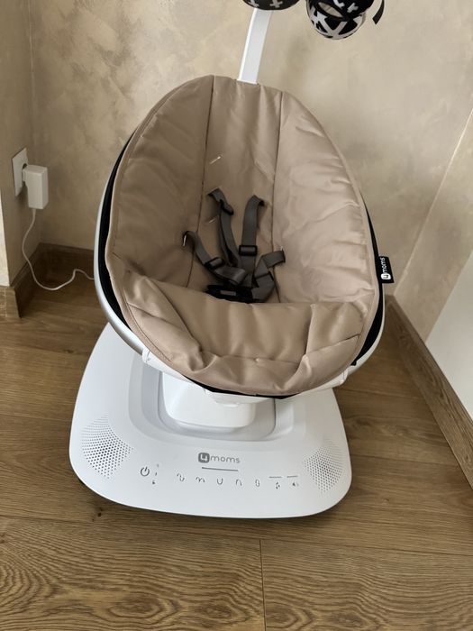 Fotoliu Balansoar Bebelusi 4MOMS MamaRoo 5.0