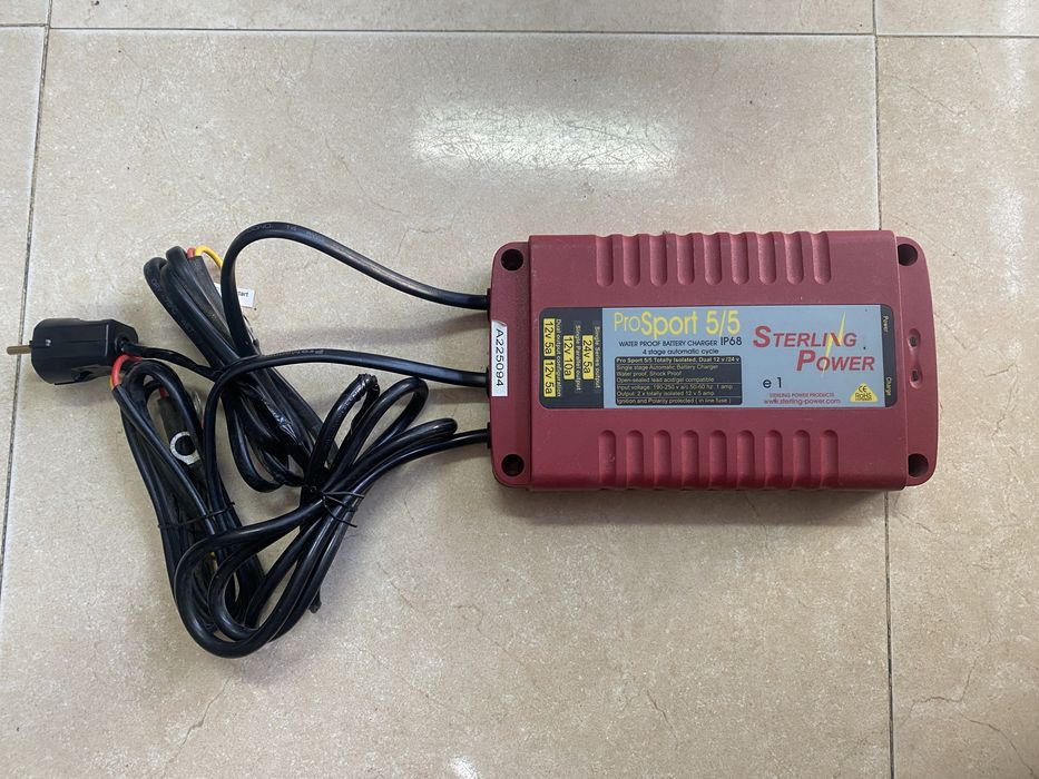 Водоустойчиво зарядно за акумулатор 12V-24V