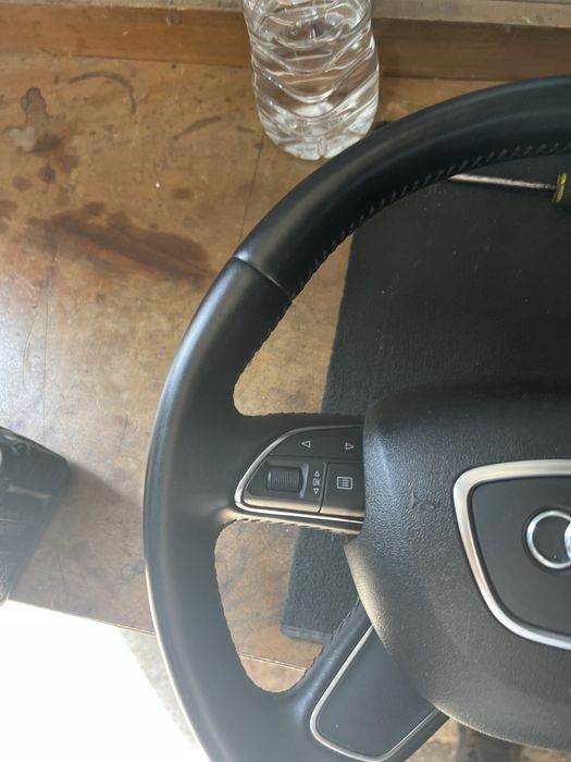 Волан мулти и Airbag от Ауди А4 А5 A3  Audi A4 A3 A5 Q3 Q5 8V0880201