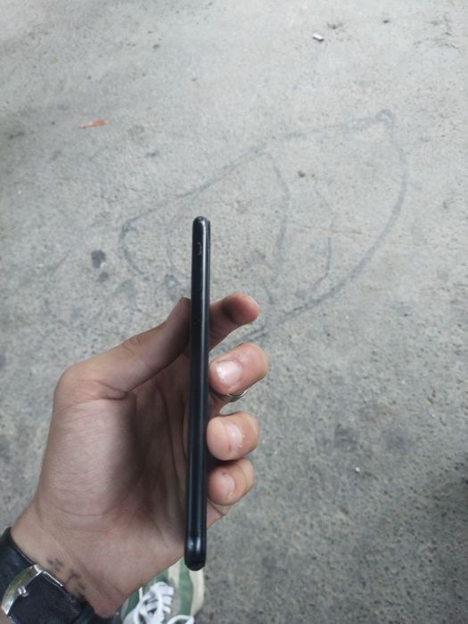 iPhone se 2022 sotiladi