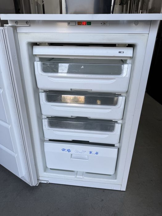 Фризер  за вграждане Whirlpool