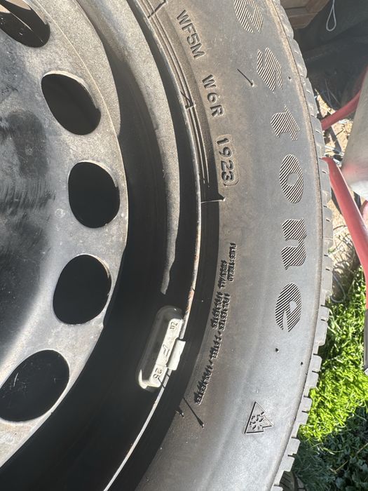 Set 4 Roti Iarna 215/60 R16 - Firestone Winterhawk 4 - DOT 23 - Anvelope cu uzura minima, profil foarte adanc.