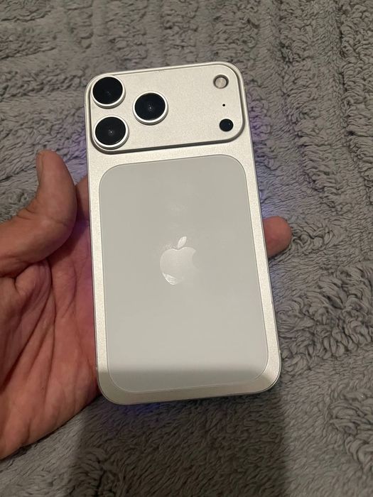 Iphone xr 17 pro korpusda